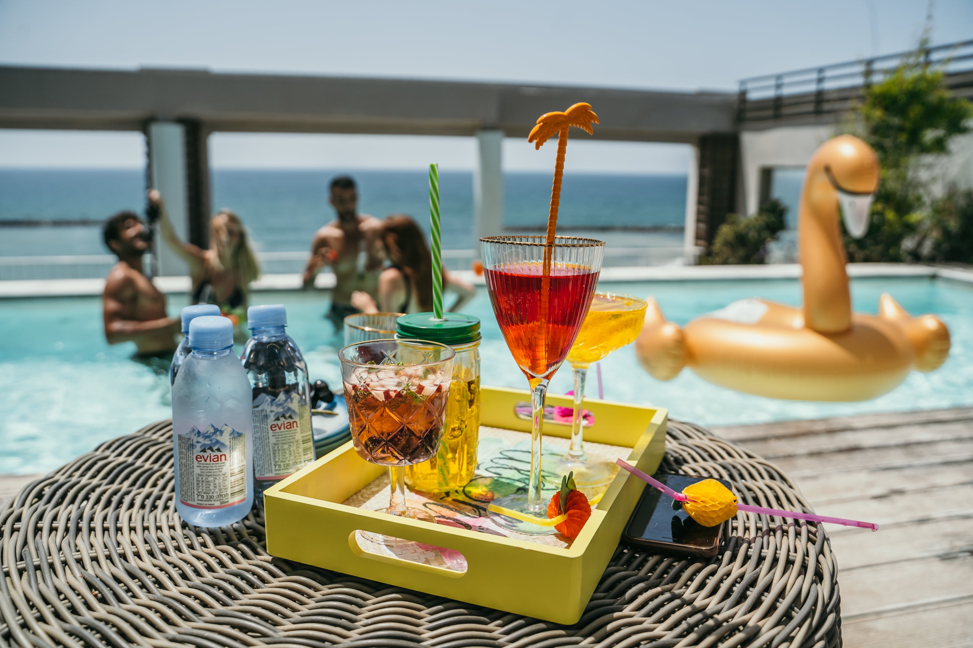 חופשה עם חברים בסוויטה הנשיאותית